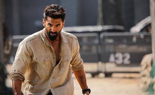 Aditya Roy Kapur Pics: ਬਾਲੀਵੁੱਡ ਅਦਾਕਾਰ ਆਦਿਤਿਆ ਰਾਏ ਕਪੂਰ ਬਚਪਨ ਤੋਂ ਹੀ ਕ੍ਰਿਕਟਰ ਬਣਨਾ ਚਾਹੁੰਦੇ ਸਨ। ਪਰ ਸਿਰਫ਼ ਇੱਕ ਕਾਰਨ ਕਰਕੇ ਉਸ ਨੇ ਆਪਣਾ ਮਨ ਬਦਲ ਲਿਆ। ਅੱਜ ਇਹ ਅਦਾਕਾਰ ਆਪਣਾ 37ਵਾਂ ਜਨਮਦਿਨ ਮਨਾ ਰਿਹਾ ਹੈ।