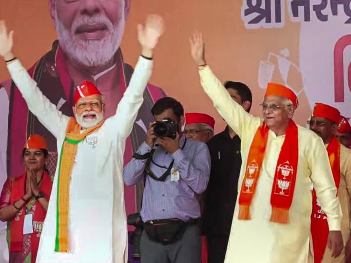 Prime Minister Narendra Modi standing with Gujarat Chief Minister Bhupendra Patel of BJP, before delivering a speech to address the people of Gujarat (Image Source: PTI)