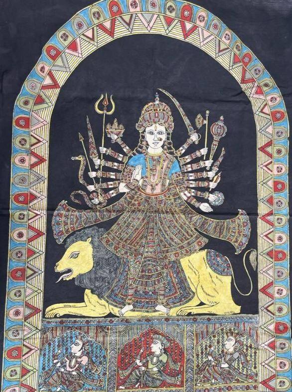 પીએમ મોદી ઈંગ્લેન્ડના પીએમ ઋષિ સુનકને ગુજરાતનું હાથ બનાવટનું કાપડ ભેટમાં આપ્યું. જે પછેડી તરીકે ઓળખાય છે.