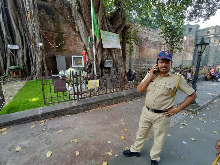 Pune news  Remove unauthorized dargah from Shaniwar Wada premises Demand for Hindu Maha Sabha शनिवार वाडा प्रांगणातील अनधिकृत दर्गा हटवा; हिंदू महासंघाची मागणी