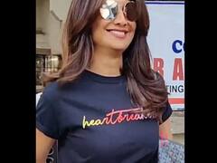 Shilpa Shetty Says ‘Muh Pe Ghus Ke Photo Loge Kya’ As Paparazzi Click Her Pictures