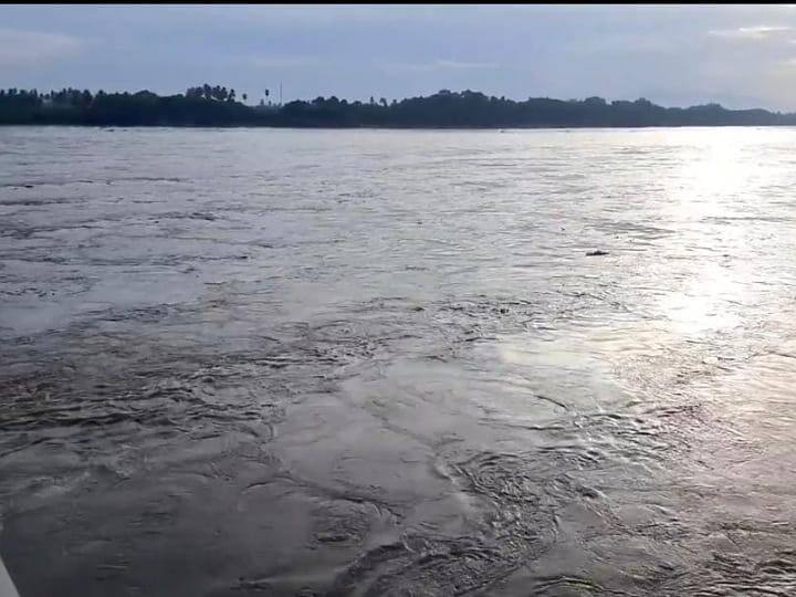 karur: amaravathi dam water flow increased in karur TNN கரூர்: கொட்டிய மழை..அமராவதி ஆற்றின் இரு கரைகளையும் தொட்டு செல்லும் தண்ணீர்..!