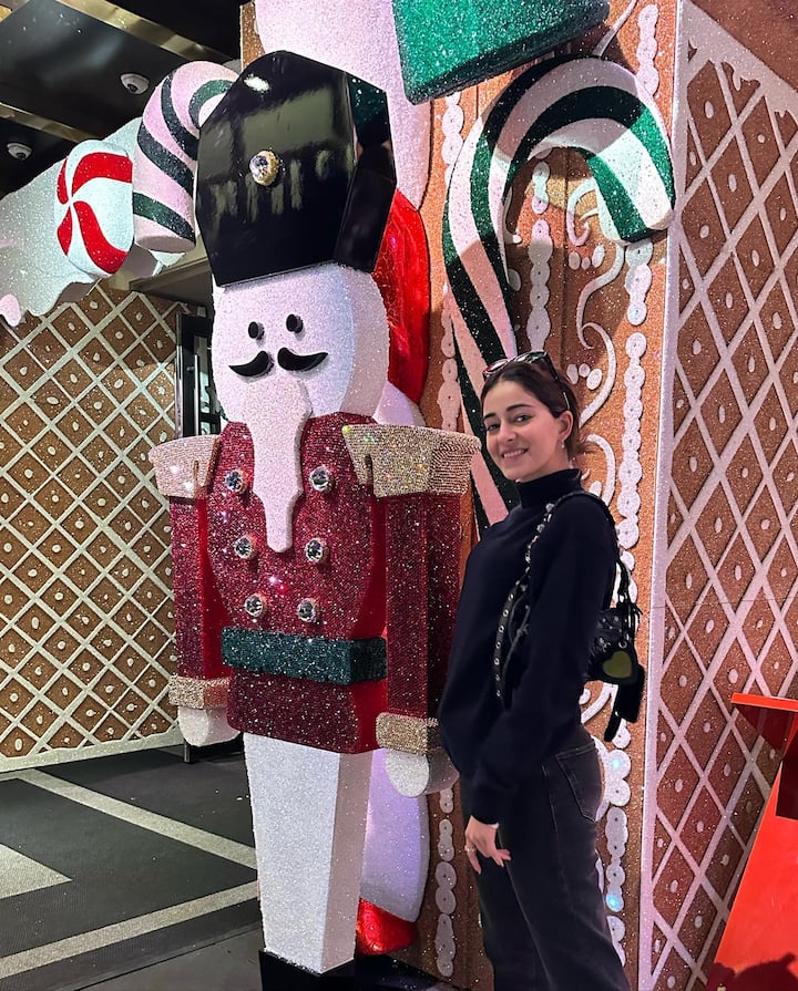 Ananya Panday posing