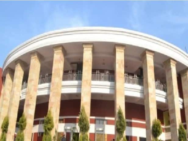 Assembly Winter Session Nagpur bar code system similar to Parliament for entering winter session premises Nagpur News Assembly Winter Session Nagpur : हिवाळी अधिवेशन परिसर प्रवेशासाठी संसदेप्रमाणे मध्यवर्ती 'बारकोड' पद्धती; लोकप्रतिनिधींच्या वास्तव्याची सर्व ठिकाणे सीसीटीव्हीच्या निगराणीत