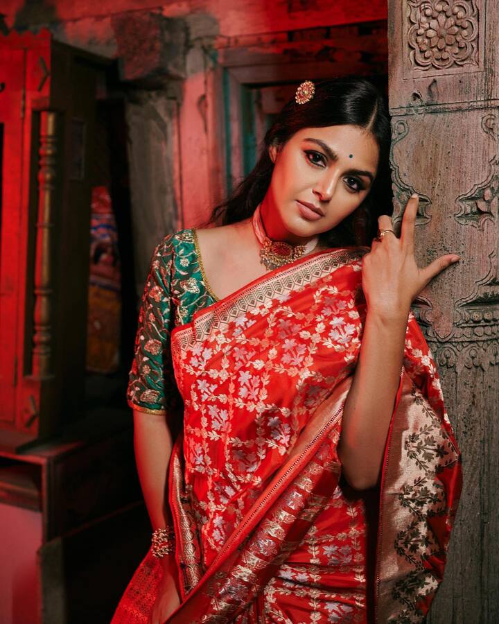 మోనాల్ గజ్జర్ ఫోటోలు -Image Credit: Monal Gajjar/Instagram