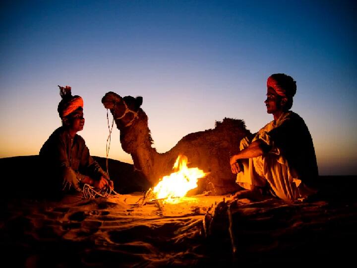 सभी यात्रियों को हर जगह जाने आने के लिए बस की सुविधा मिलती है. इसके साथ ही मील की बात करें तो यात्रियों को ब्रेकफास्ट और डिनर की सुविधा मिलती है.