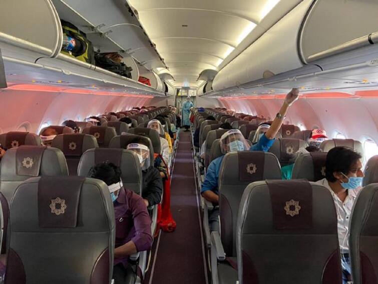 Face masks no longer mandatory on flights civil aviation ministry announces relaxation விமான பயணத்தின்போது இனி மாஸ்க் அணிய வேண்டாம்... மத்திய அரசு அறிவிப்பு