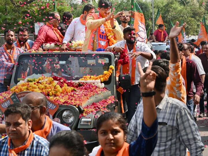 BJP candidate from Vejalpur constituency Amit Thakkar interacting with the public in Ahmedabad