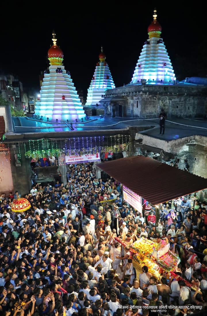 पश्चिम महाराष्ट्र देवस्थान समितीचे सचिव शिवराज नायकवडे म्हणाले, “कोविडनंतर पहिल्यांदाच मंदिर नवरात्र आणि दिवाळी दरम्यान भाविकांसाठी खुले होते आणि 25 लाखांहून अधिक भाविकांनी मंदिराला भेट दिली.