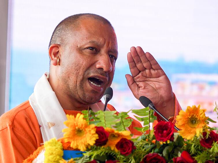 Uttar Pradesh Chief Minister Yogi Adityanath Gives Rs 10 Lakh Each To Kin Of 53 Journalists Who Died Of COVID 19 UP CM Adityanath Gives Rs 10 Lakh Each To Kin Of 53 Journalists Who Died Of COVID