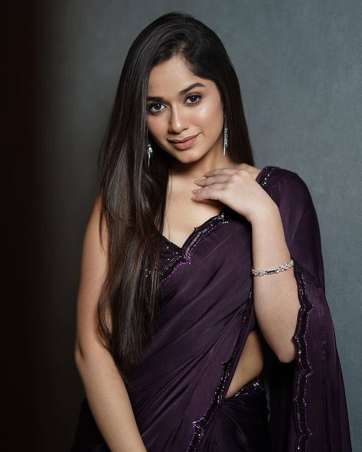 બાળ કલાકાર તરીકે અભિનય કારકિર્દી શરૂ કરનાર જન્નતને આજે સોશિયલ મીડિયા સેન્સેશન છે