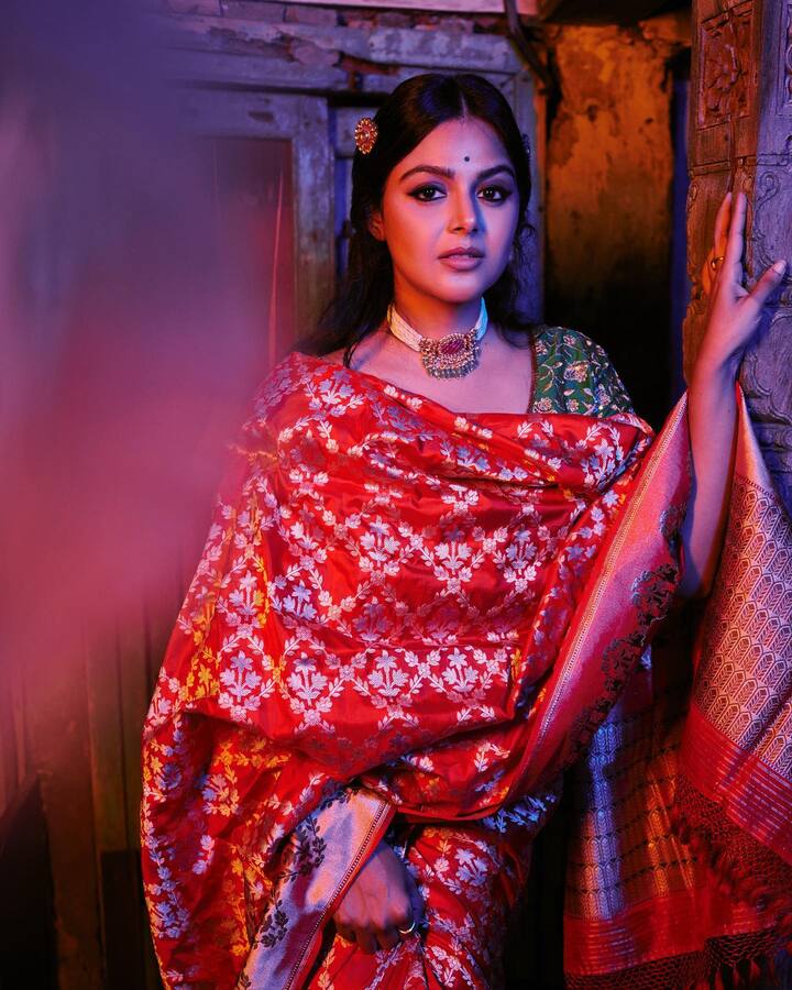 మోనాల్ గజ్జర్ ఫోటోలు -Image Credit: Monal Gajjar/Instagram