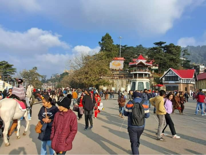 Himachal Pradesh Tourism 1 crore 27 lakh tourists reached HP till October record of 2019 may be broken ann Himachal Pradesh: पर्यटकों से गुलजार हुए हिमाचल के पहाड़, अक्टूबर तक 1.27 करोड़ लोग पहुंचे, टूटेगा 2019 का रिकॉर्ड?