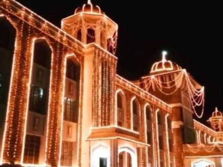 महाराष्ट्राचे पहिले मुख्यमंत्री यशवंतराव चव्हाण, नामदार बाळासाहेब देसाई आदींच्या नेतृत्वाने कोल्हापुरात शिवाजीव विद्यापीठाचा पाया रचला गेला.