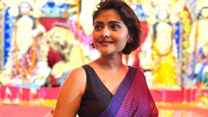 গত কিছুদিন ধরেই সোশ্যাল মিডিয়ায় আরোগ্য কামনার পোস্টের ছড়াছড়ি। তবে গতকালের খবর প্রকাশ্যে আসতেই যেন সকলের মনে প্রার্থনার জোর আরও খানিক বেড়ে গেছে। পরমব্রত চট্টোপাধ্যায়, বিদীপ্তা চক্রবর্তী, অনিন্দ্য চট্টোপাধ্যায়ের পাশাপাশি ঋতুপর্ণা সেনগুপ্ত, অরিন্দম শীল, ছোটপর্দার অভিনেতা দেবপ্রতিম দাশগুপ্ত, গায়িকা রাজনীতিক অদিতি মুন্সী, সকলেই পোস্ট করেছেন।