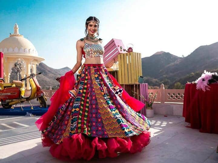 this wedding season choose these trending lehnga for beautiful look Trending Lehnga: इस वेडिंग सीजन इन ट्रेंडिंग लहगों को बनाएं अपनी पसंद, ग्रेस देखकर लोग हो जाएंगे फिदा