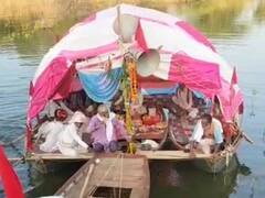 राजस्थानः भरतपुर में हो रहा अनूठा रामायण पाठ, तीन नावों को जोड़कर पानी में बनाया गया पंडाल