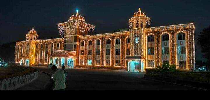 शिवाजी विद्यापीठाची स्थापना 18 नोव्हेंबर 1962 मध्ये झाली.