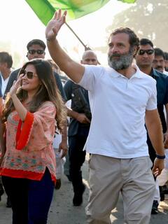 After Pooja Bhatt, Riya Sen Joins Rahul Gandhi On Bharat Jodo Yatra In Maharashtra, See Pics