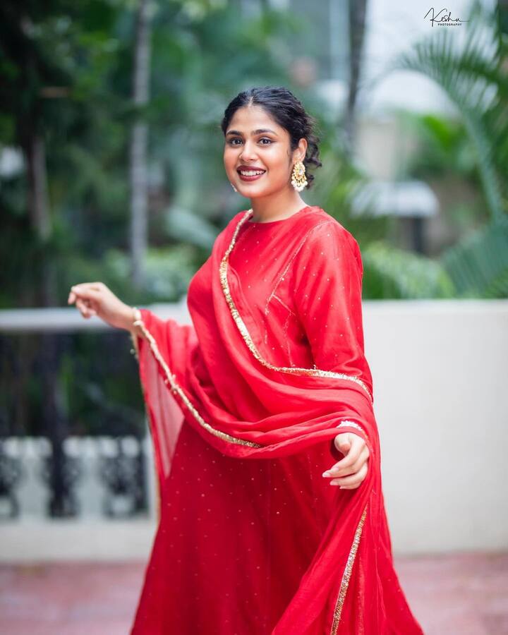 జాతిరత్నాలు చిట్టిగా పేరు తెచ్చుకుంది.  -Image Credit: Faria Abdullah/Instagram