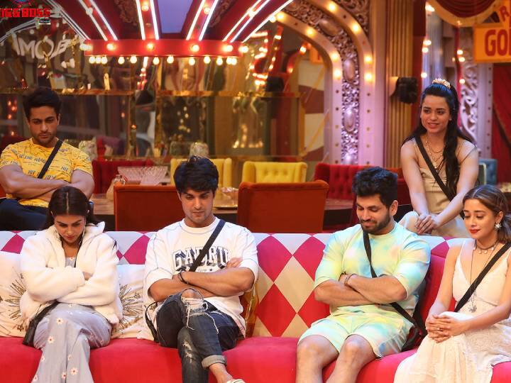 Bigg Boss 16 the contestants were reprimanded for smoking cigarettes in the open despite warning Bigg Boss 16: ‘आप जैसे हीरो हों तो विलेन की क्या जरूरत’, बिग बॉस ने सभी घरवालों की बेवकूफी पर लगाई क्लास