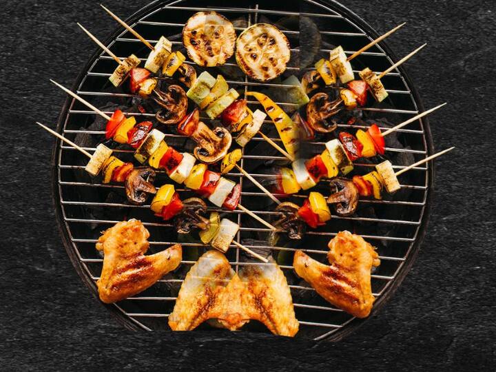 Amazon Offer On Barbeque Best 5 Barbeque Griller Under 2000 Charcoal Griller For Balcony Park Foldable Barbecue For Picnic सिर्फ हजार रुपये में अब घर पर करें बार्बिक्यू पार्टी, ये हैं अमेजन पर बिकने वाले बेस्ट 5 बार्बिक्यू ग्रिलर