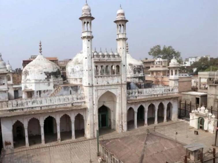 Varanasi Court Dismisses Masjid Committee's Challenge To Maintainability Of Suit Seeking Possession Of Gyanvapi Premises Gyanvapi Mosque Case: జ్ఞానవాపి కేసులో వారణాసి కోర్టు కీలక నిర్ణయం, ముస్లింల పిటిషన్‌ కొట్టివేత