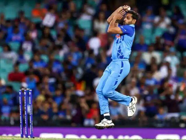 bhuvneshwar kumar will become first bowler to take most t20i in 2022 if he will take 4 wickets against nz IND vs NZ: T20I માં આ વર્લ્ડ રેકોર્ડથી માત્ર 4 વિકેટ દૂર ભુવનેશ્વર કુમાર, આવુ કરનાર હશે પ્રથમ બોલર