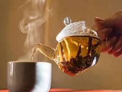 Expensive Tea: चहा पावडर एवढी कुठं महाग असते का? एक किलोसाठी मोजावे लागतात 9 कोटी