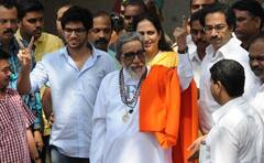 बाळासाहेब ठाकरे यांचा आज दहावा स्मृतीदिन,  जाणून घ्या  बाळासाहेबांचा जीवनप्रवास