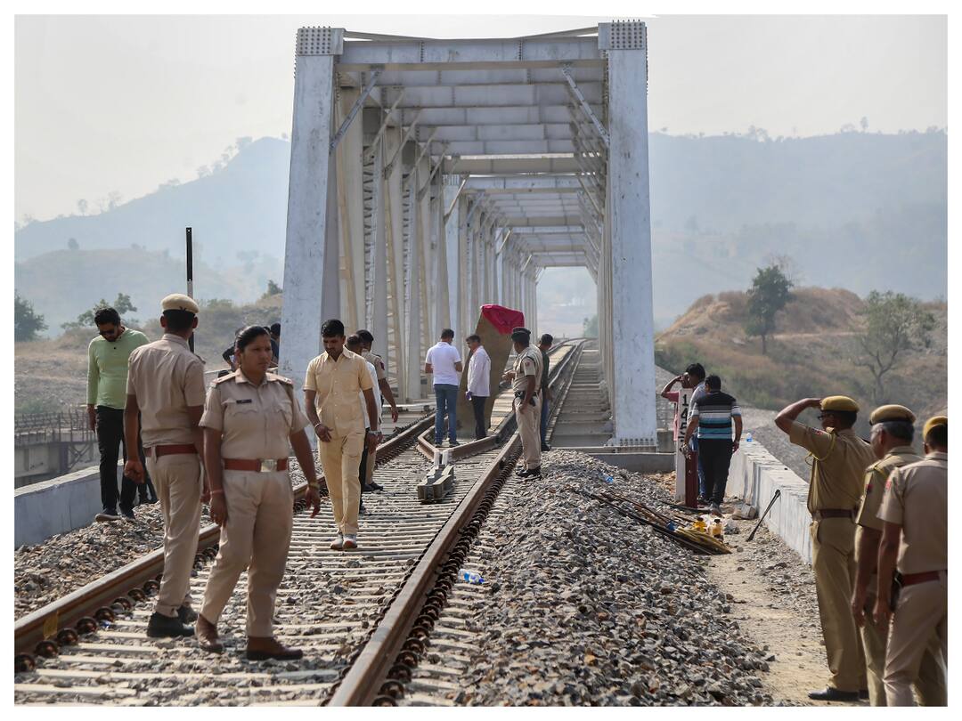 Juvenile Among Three Detained In Connection To Blast On Udaipur-Ahmedabad Railway Track Juvenile Among Three Detained In Connection With Blast On Udaipur-Ahmedabad Railway Track