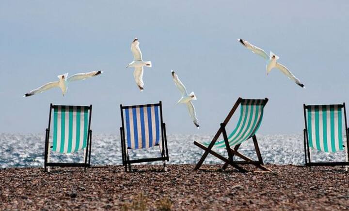 হেমন্ত শেষ হওয়ার আগেই শীত শীত ভাব অনুভূত হচ্ছিল। নভেম্বরের দ্বিতীয় সপ্তাহ আসতেই তাই ছুটি ছুটি করছে মন।