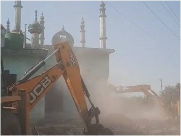 muzaffarnagar a 300 years old mosque has been demolished for development project ann Muzaffarnagar: NH चौड़ीकरण के दौरान गिराई गई 300 साल पुरानी मस्जिद, SDM क्या बोले?
