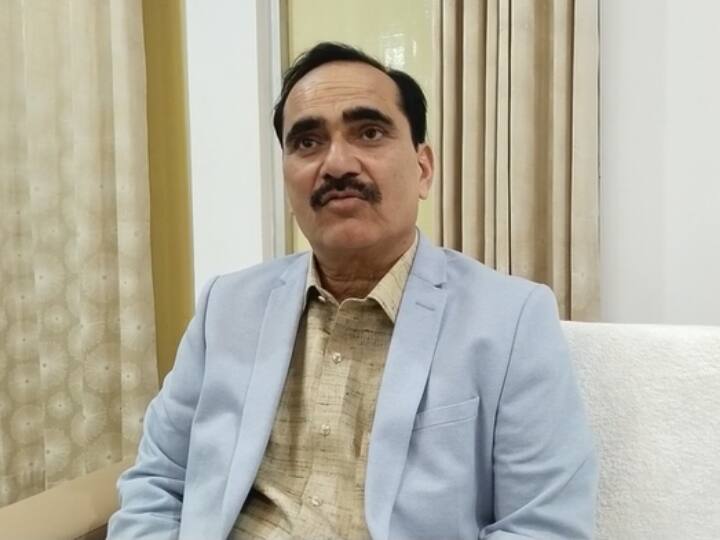Amroha News: यूपी में सपा विधायक के परिवार वालों का तीन वोटर लिस्ट में नाम, जांच के बाद हटाया Uttar Pradesh SP MLA family members Names in three voter lists in Amroha ANN Amroha News: यूपी में सपा विधायक के परिवार वालों का तीन वोटर लिस्ट में नाम, जांच के बाद हटाया