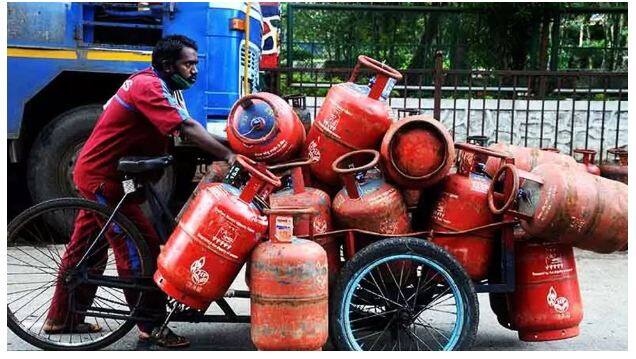 hardeep singh puri says domestic lpg cylinders to  have qr codes over next three months ਸਰਕਾਰ ਨੇ LPG ਸਿਲੰਡਰ 'ਚ ਕੀਤਾ ਵੱਡਾ ਬਦਲਾਅ, ਦੇਸ਼ ਦੇ ਹਰ ਗਾਹਕ ਨੂੰ ਮਿਲੇਗਾ ਸਿੱਧਾ ਫ਼ਾਇਦਾ