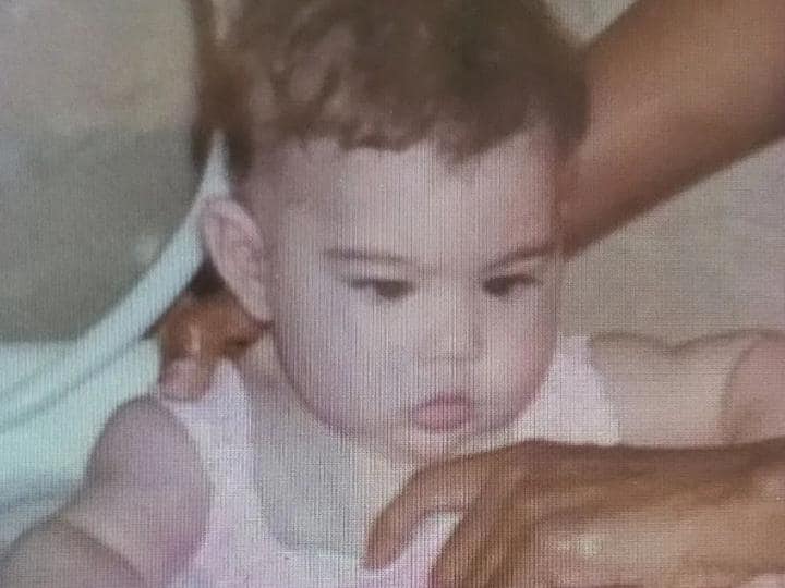 Guess Who: कौन है टब में बैठी ये छोटी बच्ची? आज है बॉलीवुड की सुपरस्टार, तस्वीर देख आप भी खा जाएंगे गच्चा! sara ali khan childhood pics goes viral on social media see here Guess Who: कौन है टब में बैठी ये छोटी बच्ची? आज है बॉलीवुड की सुपरस्टार, तस्वीर देख आप भी खा जाएंगे गच्चा!