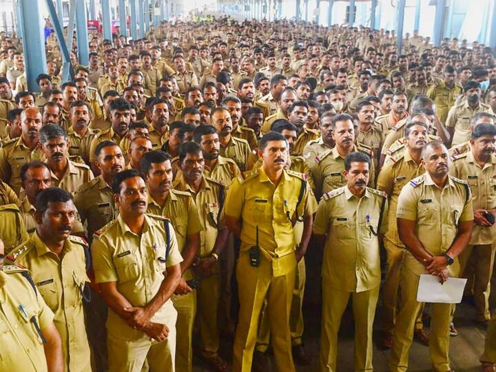 To handle the pilgrims and ensure a safe and smooth pilgrimage at Sabarimala temple, Kerala state officials made extensive arrangements and deployed police.