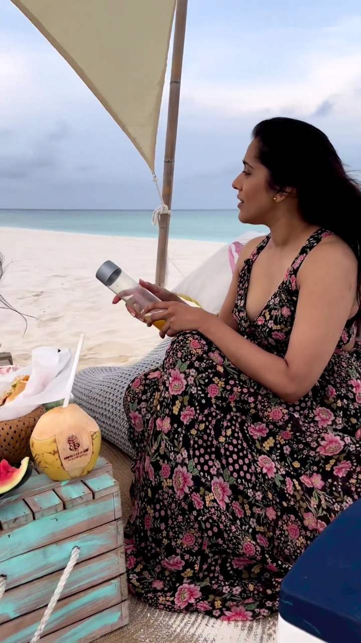 Chaitra Vasudevan sets major OOTD goals with her Goa trip | Times of India