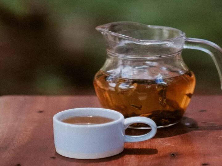 चीनमधील फुजियानमधील वुईसन भागात चहा पावडर मिळते