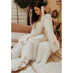 Anushka Sharma के लग्जरी हाउस से दिखता है समुद्र का खूबसूरत नजारा, देखिए एक्ट्रेस के घर की Inside Pics