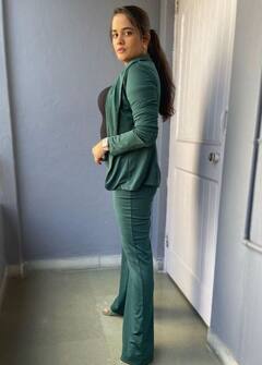 In Pics: मराठमोळ्या अभिनेत्रीचा 'एकदम कडक' अंदाज, खिळल्या सर्वांच्या नजरा!