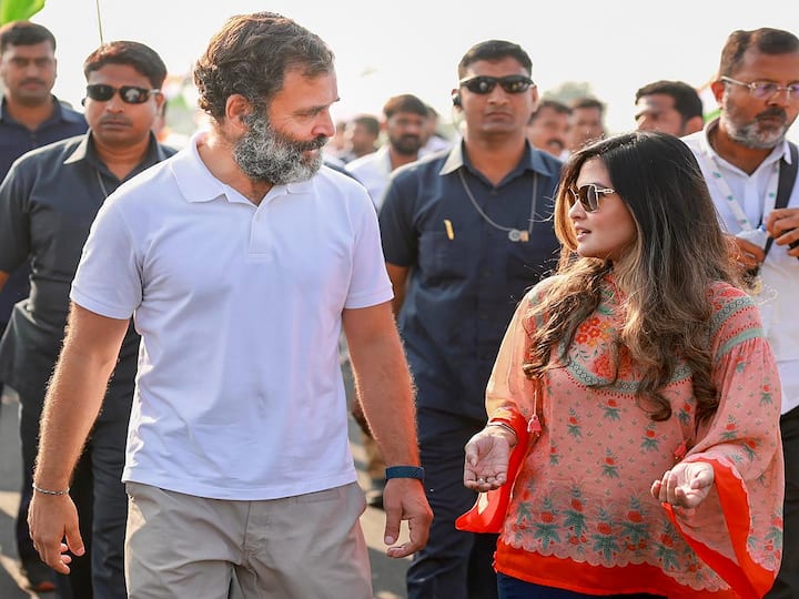 Riya Sen: Rahul Gandhi with Bollywood actress Riya Sen during the Congress leader's 'Bharat Jodo Yatra' in Maharashtra's Akola district. The Indian National Congress' official Twitter account published a sequence of photos of Riya Sen and Rahul Gandhi during the 71st day of the march. Riya Sen, best known for her roles in 