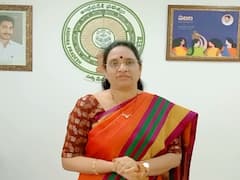 Vasireddy Padma : కత్తులు దూస్తున్న సైకో భర్తల్ని సంఘ బహిష్కరణ చేయాలి- వాసిరెడ్డి పద్మ