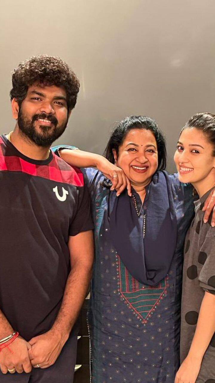 ராதிகா சரத்குமாருடன் விக்னேஷ் சிவன்-நயன்