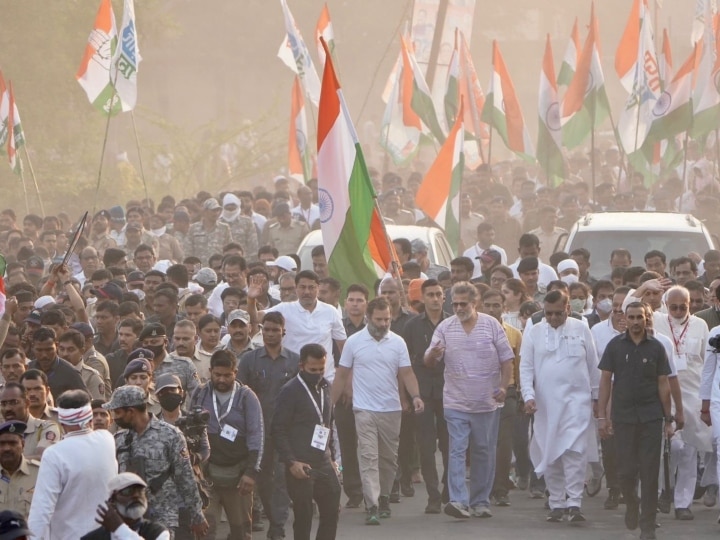 Bharat Jodo Yatra: राहुल गांधी के साथ-साथ दिखे महात्मा गांधी के प्रपौत्र तुषार गांधी, शेगांव में जनसभा आज