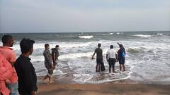 Vizag Bheemili Beach: విశాఖలో విషాదం - భీమిలి బీచ్‌లో ఇద్దరు బీటెక్ స్టూడెంట్స్ గల్లంతు