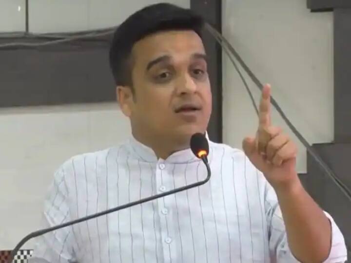 Savarkar Row: राहुल गांधी के बयान पर गुजरात के गृह मंत्री हर्ष संघवी का पलटवार, 'सावरकर को सर्टिफिकेट देने की जरूरत नहीं' Rahul Gandhi On Veer Savarkar Harsh Sanghavi said Savarkar Mean sacrifice ANN Savarkar Row: राहुल गांधी के बयान पर गुजरात के गृह मंत्री हर्ष संघवी का पलटवार, 'सावरकर को सर्टिफिकेट देने की जरूरत नहीं'