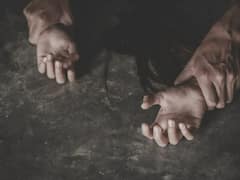 रिश्ते शर्मसारः यूपी की लड़की ने पिता, चाचा और दादा पर लगाया रेप का आरोप, पुणे में दर्ज कराई FIR