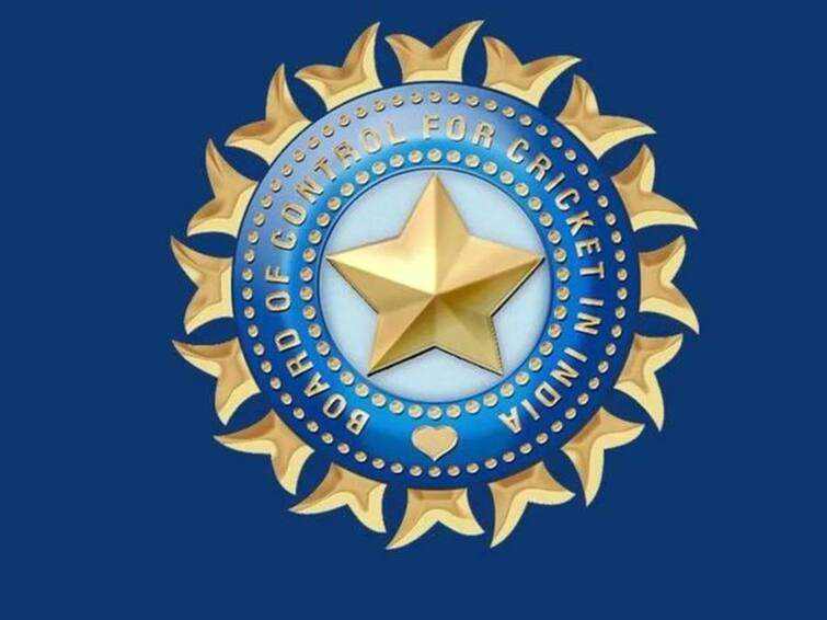 BCCI sacks Chetan Sharma-led senior national selection committee, know complete details विश्वचषकातील पराभव जिव्हारी, चेतन शर्माच्या नेतृत्वातील निवड समिती बरखास्त, नव्याने अर्ज मागवले