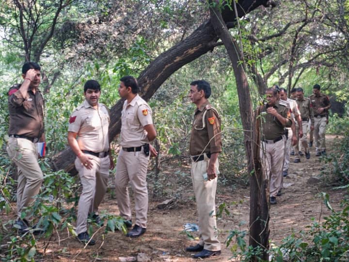 Shraddha Murder: Delhi Cops Say Team Sent To Spot Where 'She Smoked Joint' Days Before Death Shraddha Murder Case: శ్రద్ధా సిగరెట్ తాగిన ప్రాంతానికి పోలీసుల ప్రత్యేక బృందం!